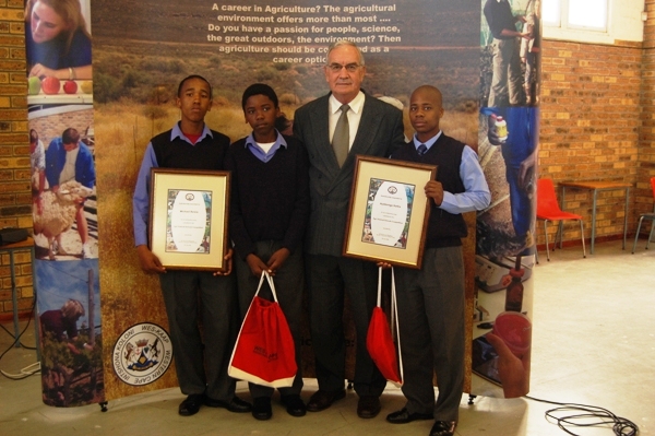 Agriculture visits Sophumelela School in Phillipe