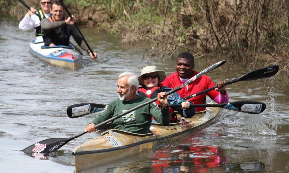 Helen Zille kayak’s down the Berg River to inspect Green Economy project