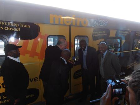 Minister Carlisle, Mr Mosenngwa Mofi and Mr Nathi Khena during the ribbon-cutting ceremony at Cape Town Train Station.