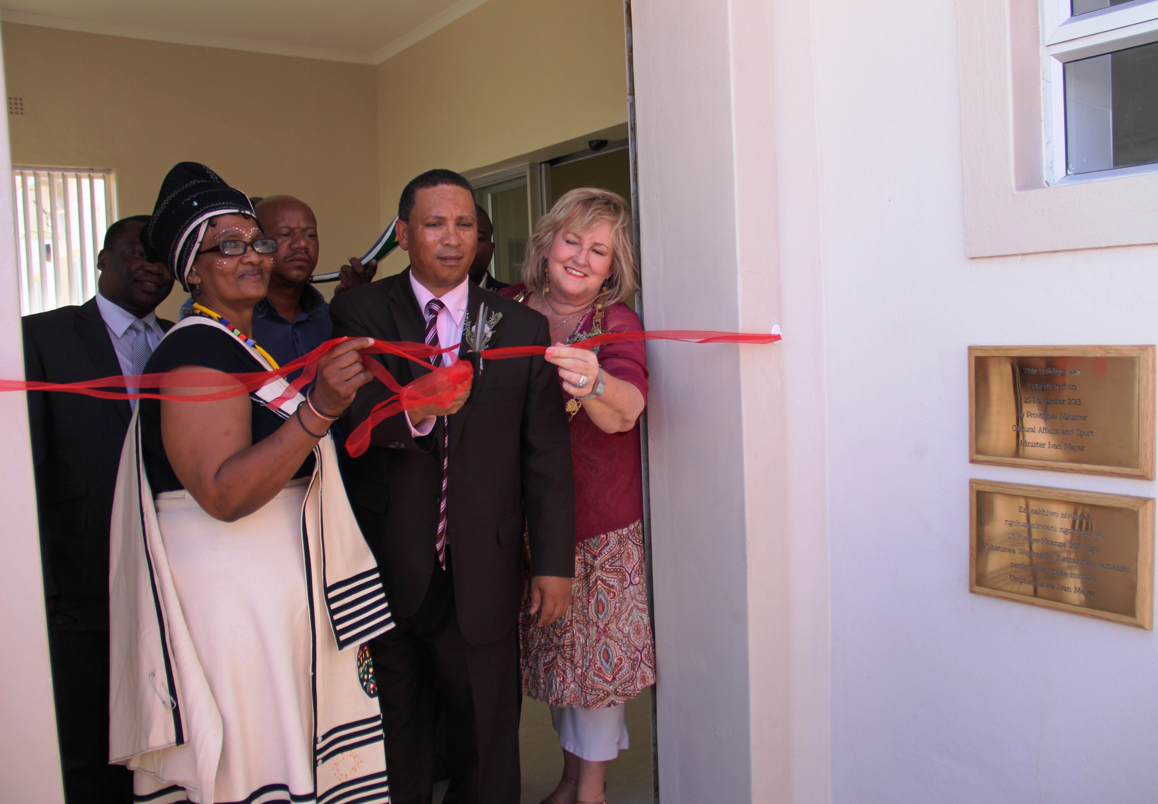 Cllr Noxolo Ngoqi, Minister Meyer and Alderwoman Daniela Gagiano at the ribbon-cutting ceremony.