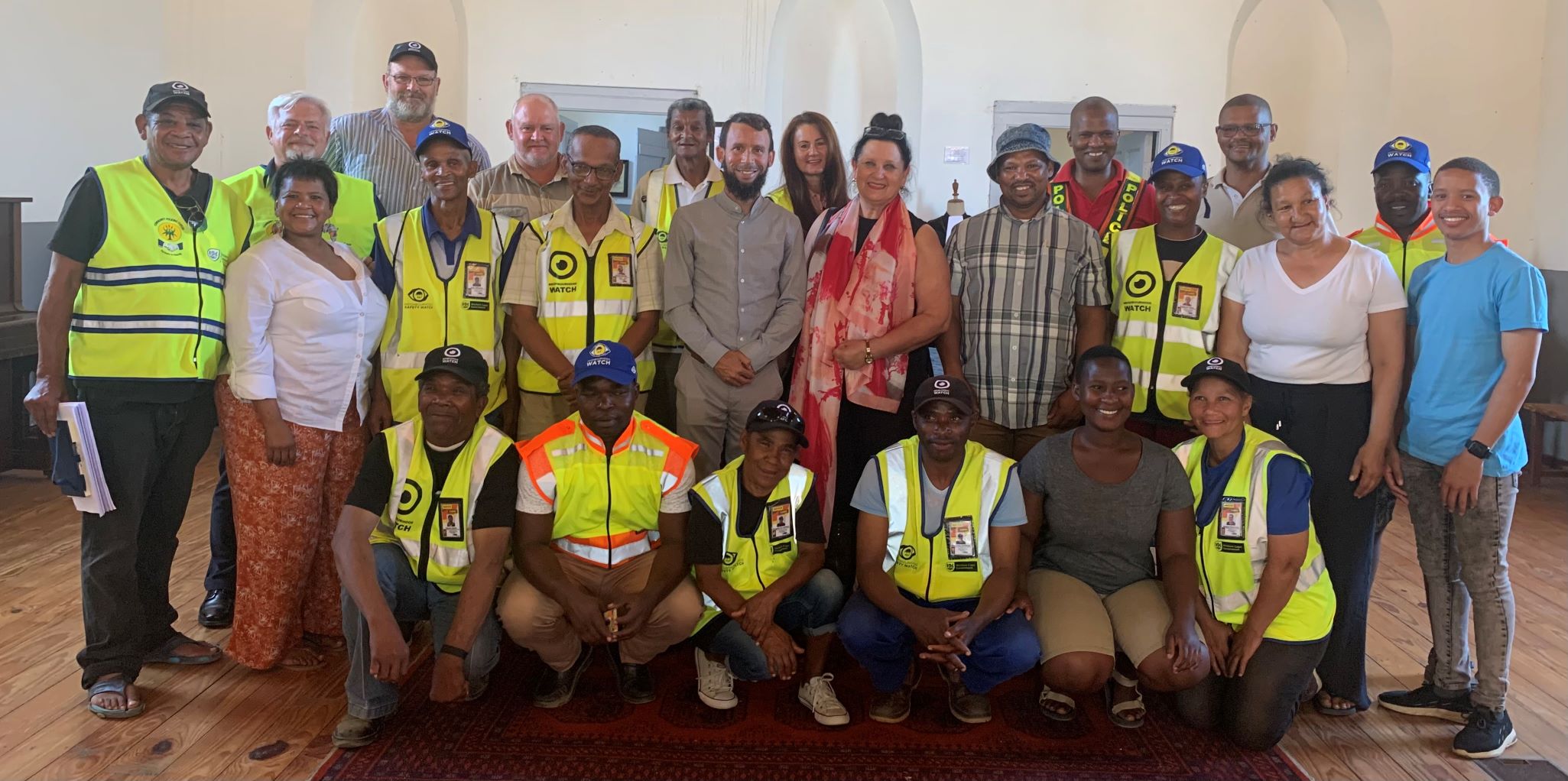 First row standing in the centre (L), Western Cape Minister of Police Oversight and Community Safety, Reagen Allen and (R), Cape Winelands District Executive Mayor, Alderlady (Dr) Elna von Schlicht
