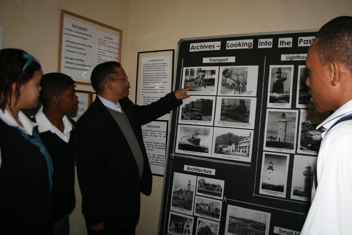 Dr Ivan Meyer with learners of Blackheath High School at the opening of National Archives Week.