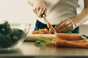 food-carrots-chopping-board.jpg