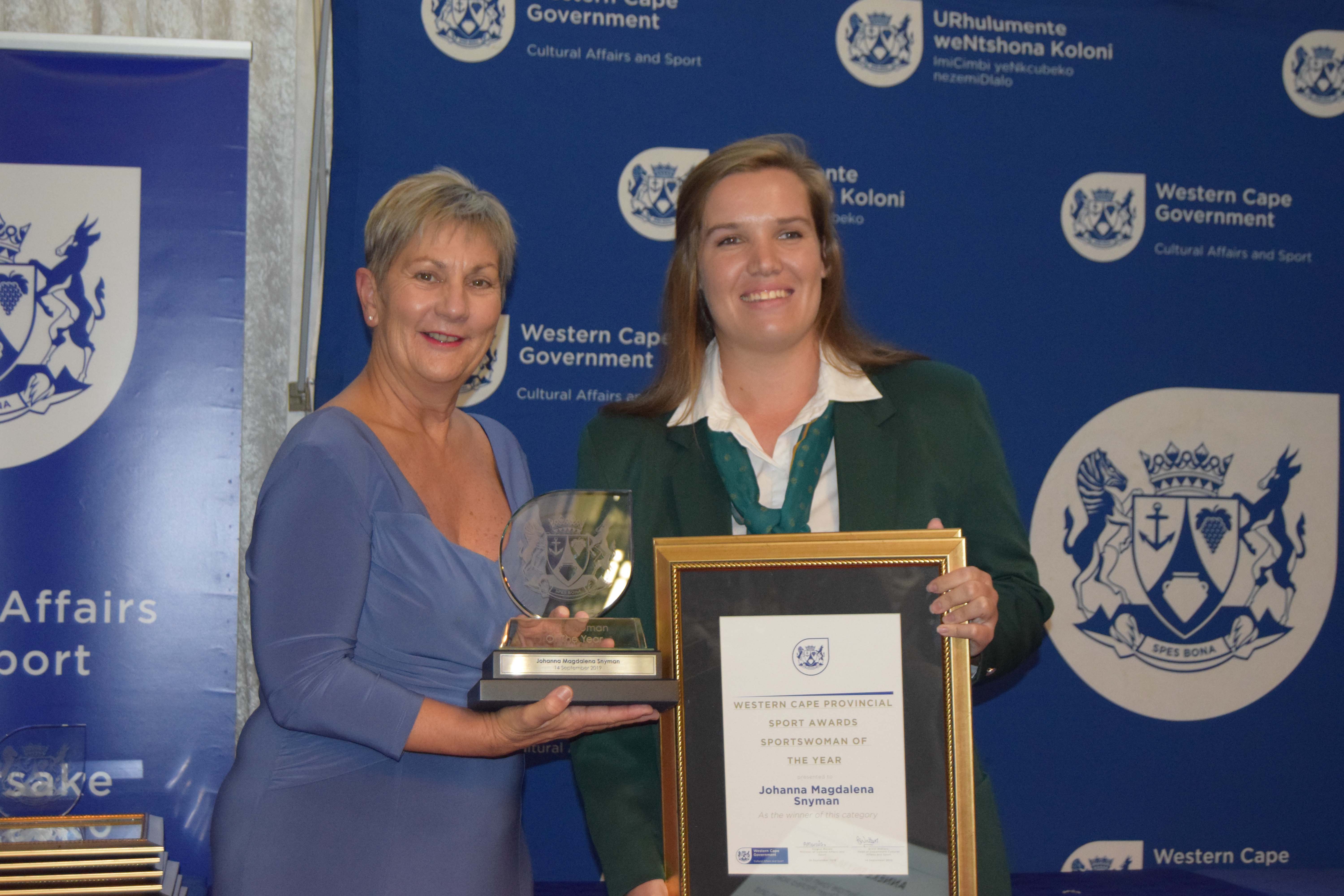 Minister Anroux Marais with Sportswoman of the Year, Anneke Snyman