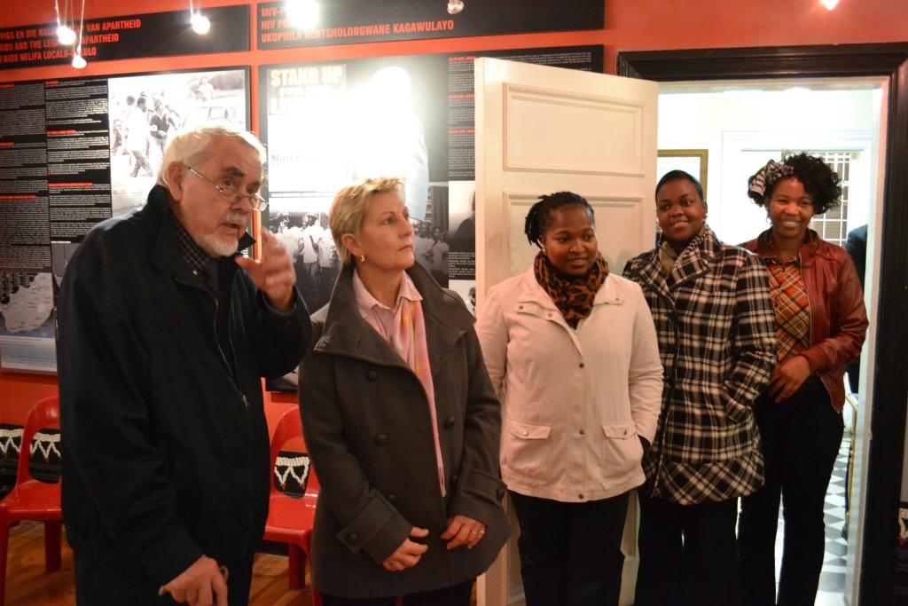 Minister Marais views the exhibitions at the Cape Medical Museum