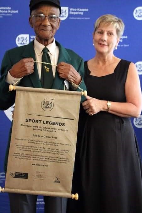 Minister Marais with Solomon Ross at the 2017 Sport Legends event.