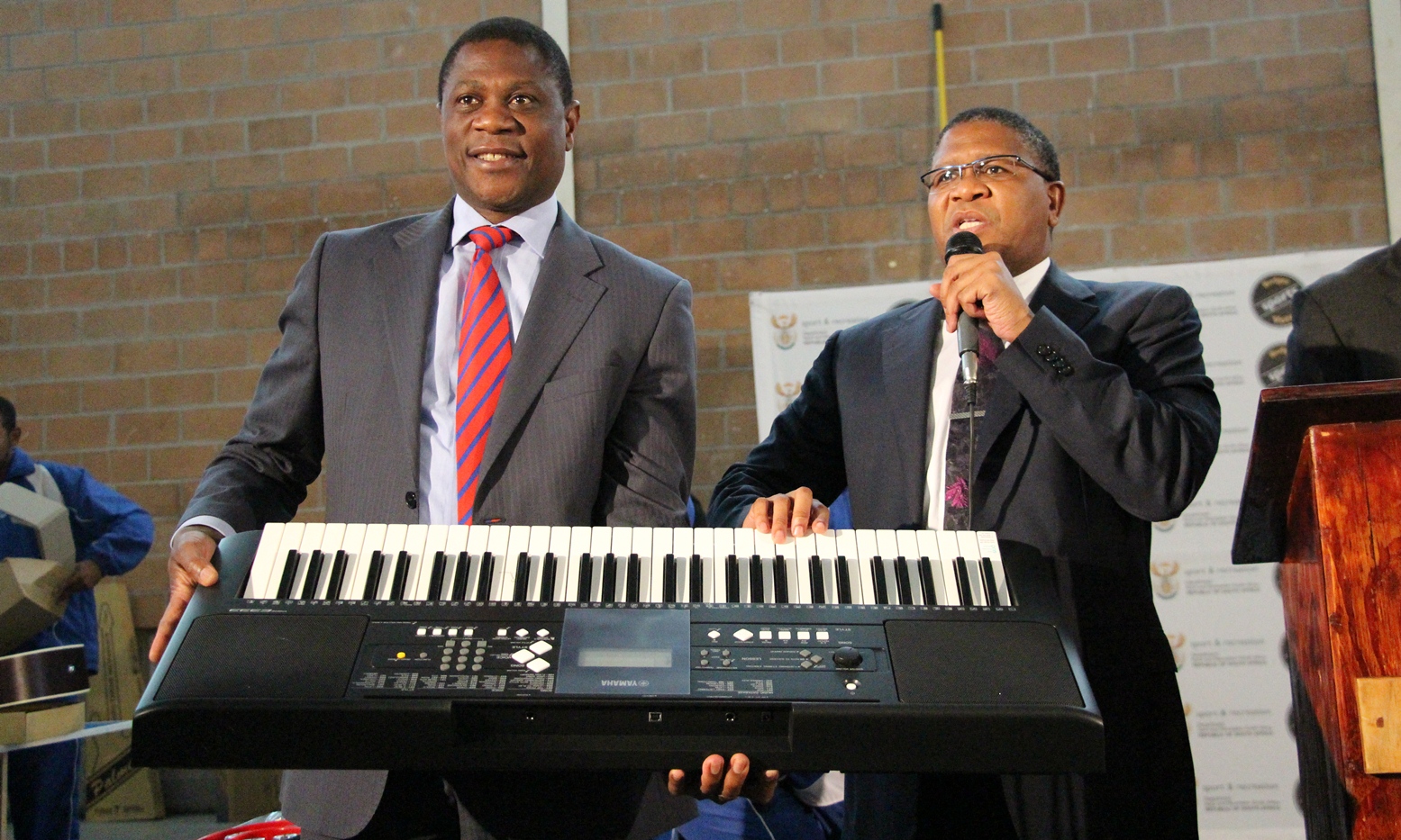 Ministers Paul Mashatile and Fikile Mbalula handed over equipment toWalter Teka Primary School and Oscar Mpetha High School.