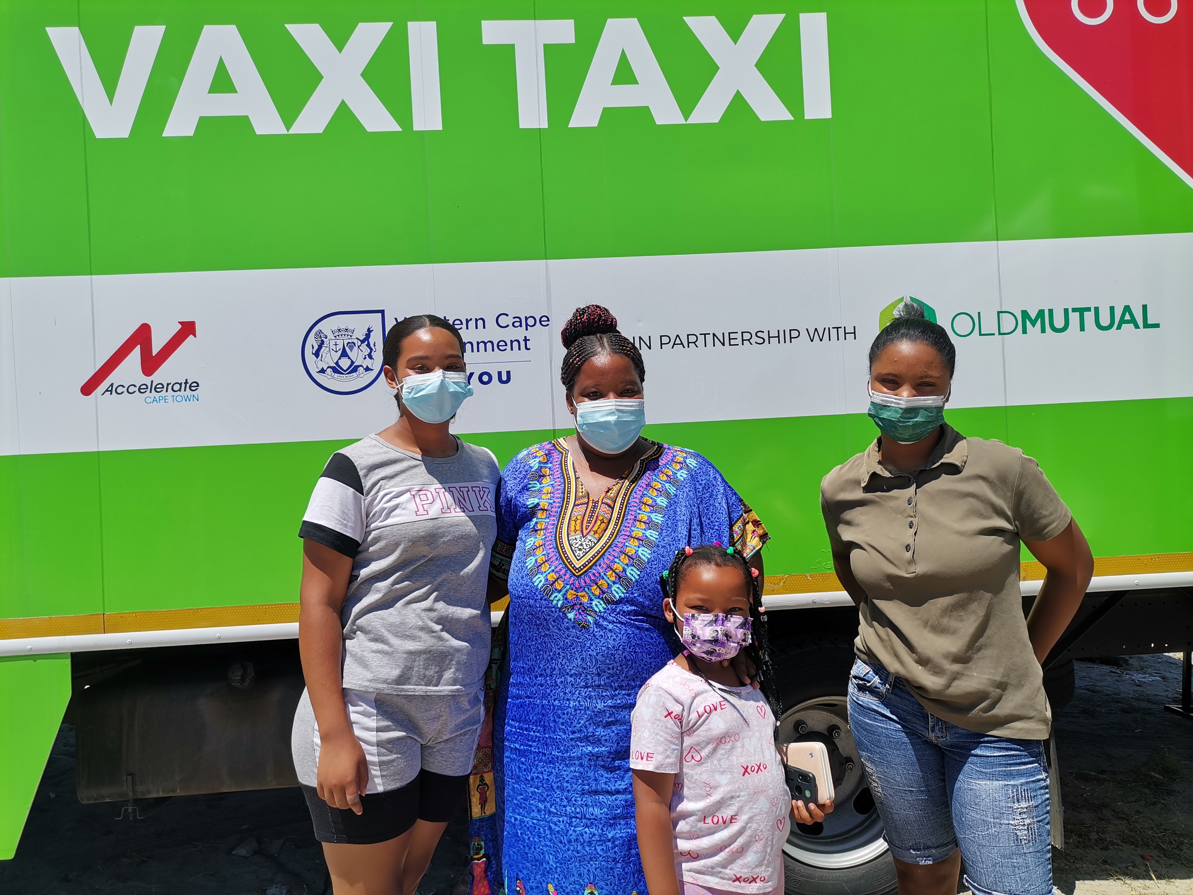 Bonita Thomas visited the Vaxi Trokkie with her daughters and niece in Delft.