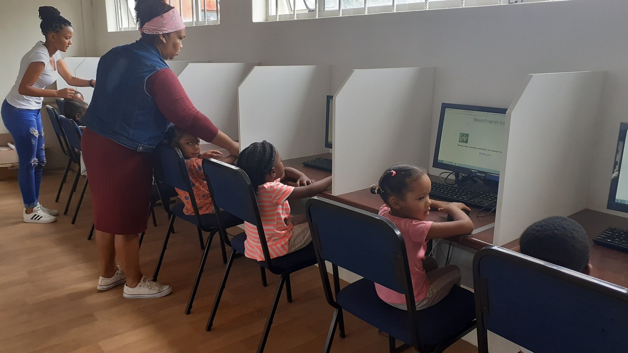 Visitors use computers at Riebeeck Kasteel eCentre