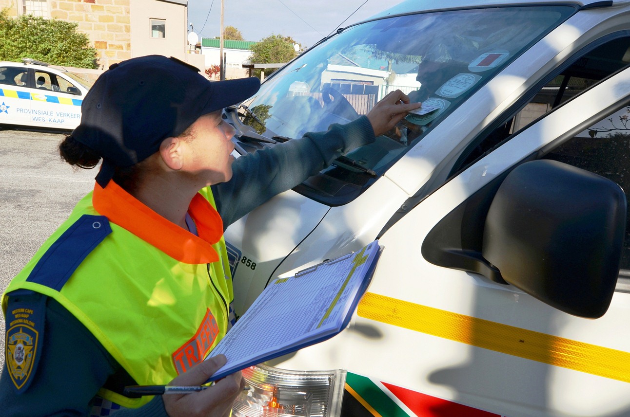 Law enforcement officers will do roadside checking this festive season. 