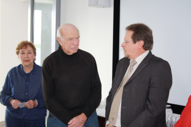Minister Botha chatting with Mr and Mrs Jack Symons, satisfied patients of Hermanus Hospital.