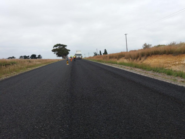 A completely sealed section of the R316 between Caledon and Bredasdorp.