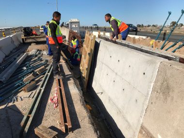 Concrete median barriers being reinstalled on the N2.
