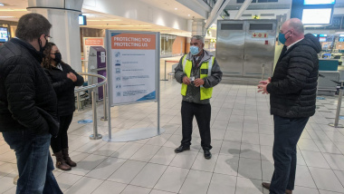 Minister Maynier visits Cape Town International Airport