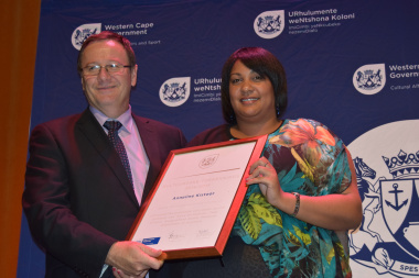 Annelise Kistoor receiving her Ministerial Award from Minister Anton Bredell