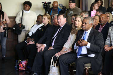 Dali Tambo and his wife among the delegates at the unveiling