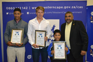 Deputy Director Roderick Siljeur with the nominees for junior sportsman of the year of the Overberg Sport Awards