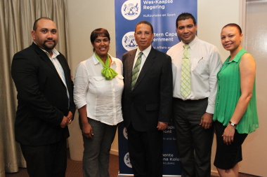 Dr Ivan Meyer and staff members of Old Mutual that attended the event 
