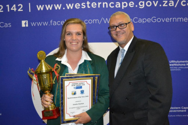 Dr Lyndon Bouah with sportswoman of the year winner Anneke Snyman at the Overberg Sport Awards