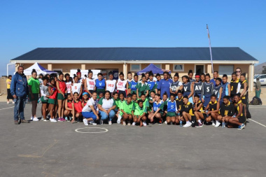 Enthusiastic netball U-15 players proudly stood their ground in new sport attire at the RSDP Games in Villiersdorp