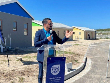 Provincial Minister Tertuis Simmers handed over new homes at 2 prestigious projects in Gansbaai
