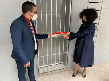 Minister Sisulu and Minister Simmers cutting the ribbon at Anchorage