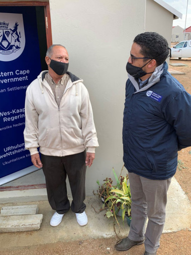 L – R: Mr George Kenneth (64) and Western Cape Minister of Human Settlements, Tertuis Simmers