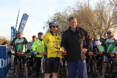 Minister Meyer with Bun Booyens, editor of Die Burger at the opening of the MTB Challenge