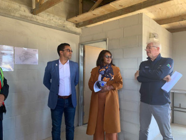 Premier and Minister Simmers, at the Vredebes housing project