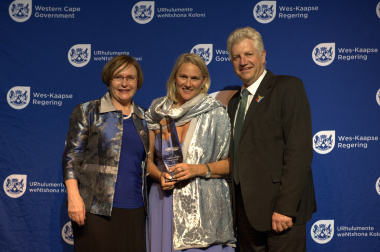 Premier Helen Zille with overall competition winner Jeanne Groenewald and Minister of Economic Opportunities Alan Winde.