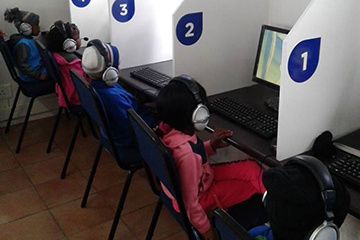 The Kranshoek e-Centre helps school kids with school projects and research.