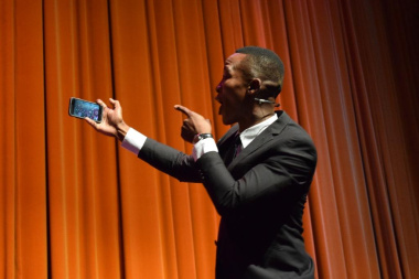 MC Katlego Maboe took selfies of himself and the audience