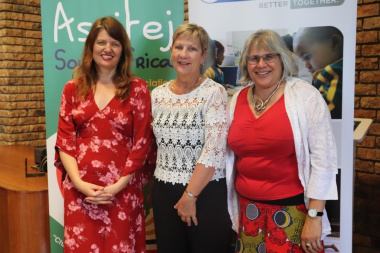 Minister Anroux Marais with Yvette Hardie (left) and Jacqueline Boulle (right) at the ASGC showcase and graduation