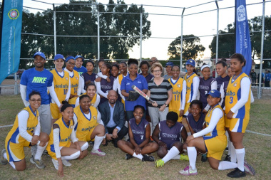 Minister Mbombo and Alderman Walker with the two softball teams