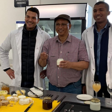 Minister Meyer flanked by Gareth Williams and Zaid Rinqquest during a visit to the Elsenburg Agri Processing Hub