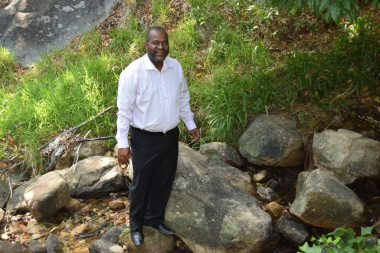Mxolisi Dlamuka explores the significant stream next to the Platteklip Wash House