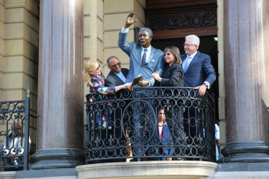 Nelson Mandela 1.95 meter statue unveiled