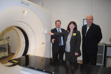 Minister Theuns Botha, Karen Wiehahn (Chief Radiograpgher) and Prof. Branislav Jeremic (Head of the Radiation Oncology) inspecting the new Big Bore CT Scanner.