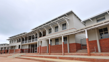 The entrance of the Kwanokuthula Primary School.