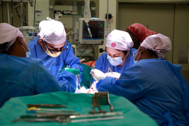 Tygerberg Hospital surgical team in theatre