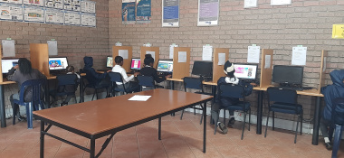 Primary school learners using the WCG eCentre computers