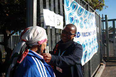 Zinhle does routine checks throughout the day to ensure that patients at the facility’s gate receives help.