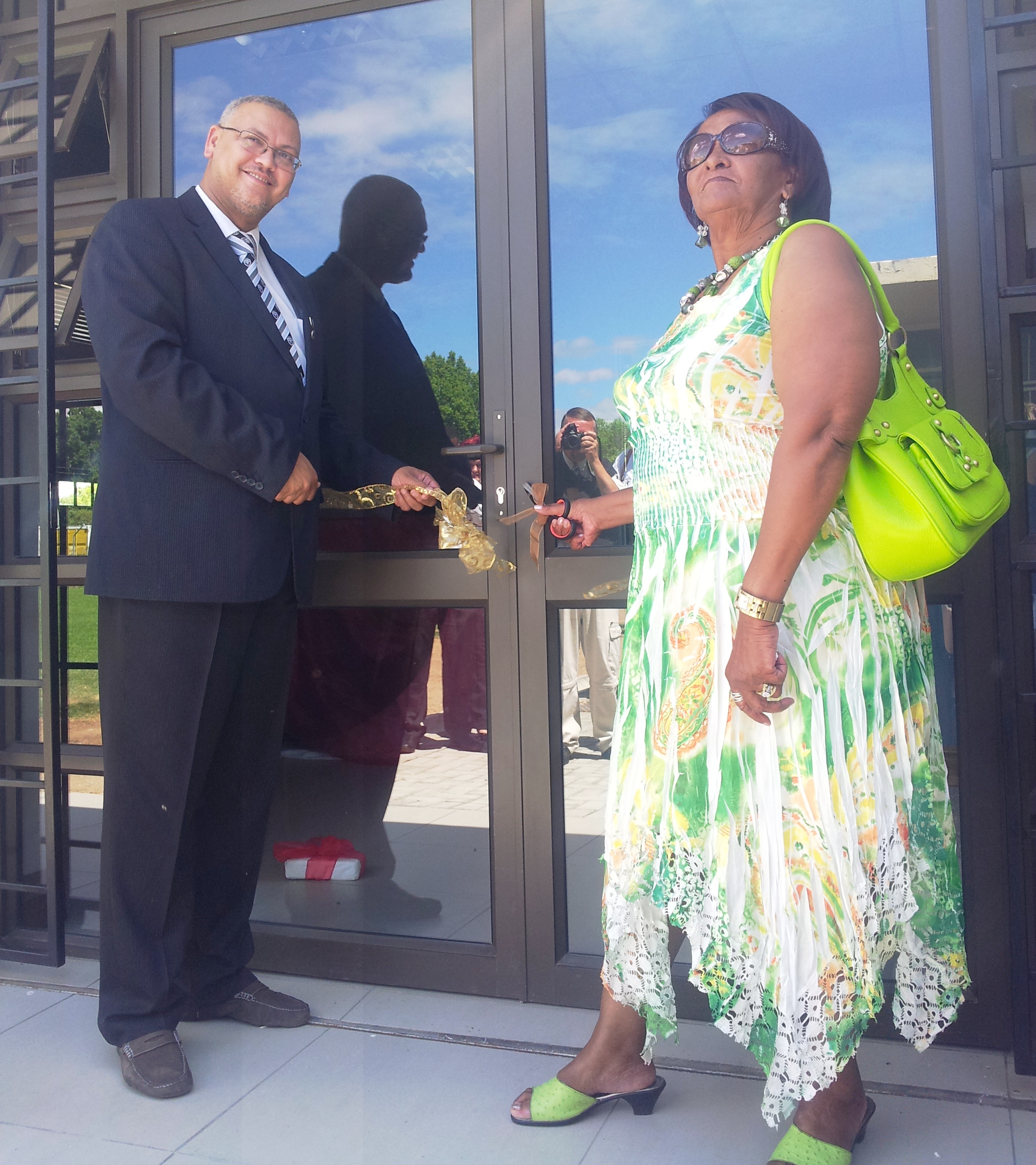 Adv. Lyndon Bouah (DCAS Sport and Recreation) and Cllr Leah Stalmeester (Oudtshoorn Municipality) opened of the office of the Eden Sport Academy at the De Jager Sport Complex.