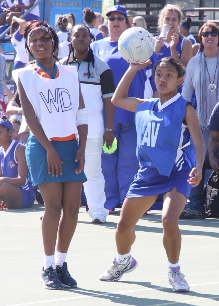 The netball girls did not hesitate to give their all