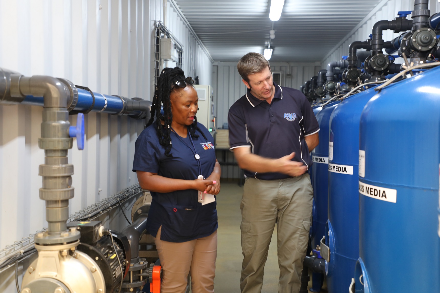 Minister Mbombo viewing the water treatment plant, where raw water from the boreholes enters a pre-filtration unit before being pumped in a reverse osmosis system. Thereafter, the water is pumped into Tygerberg Hospital’s reservoirs.