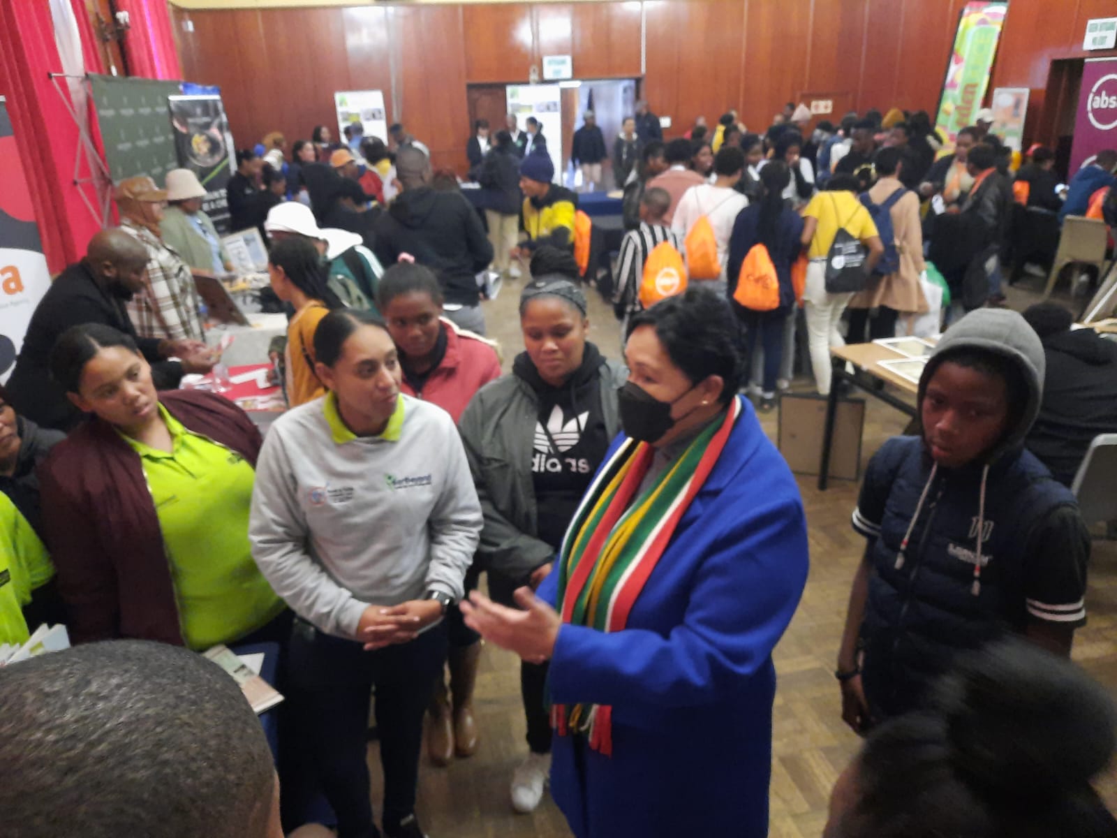 Minister Fernandez interacting with young people at the Provincial Youth Expo